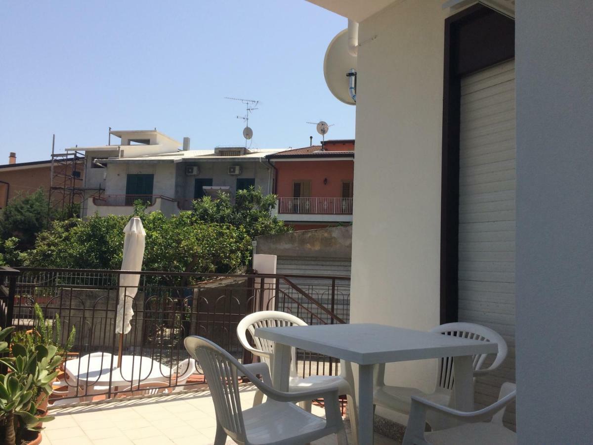Casa Vacanze Il Gelsomino Пати Екстериор снимка