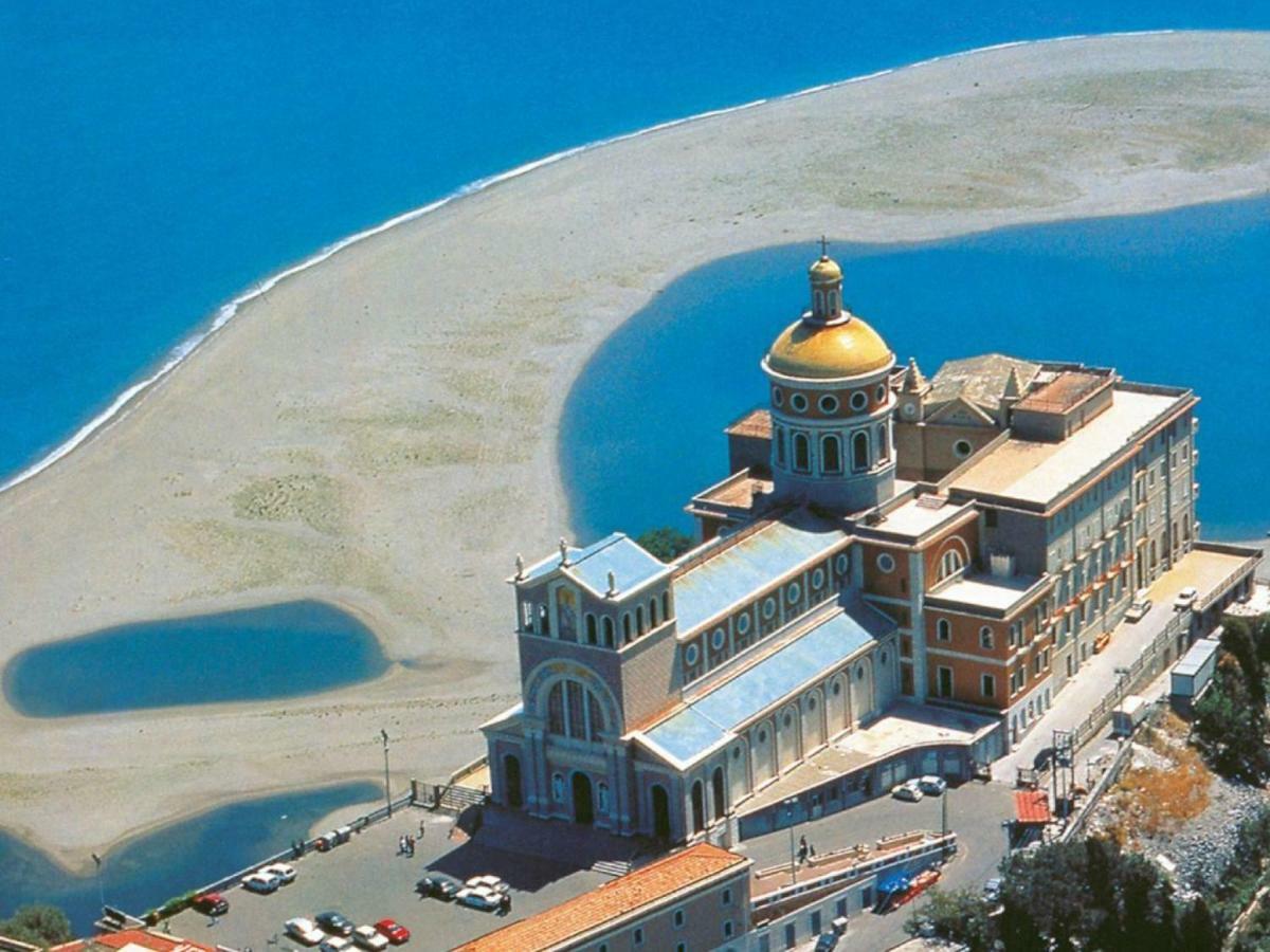 Casa Vacanze Il Gelsomino Пати Екстериор снимка
