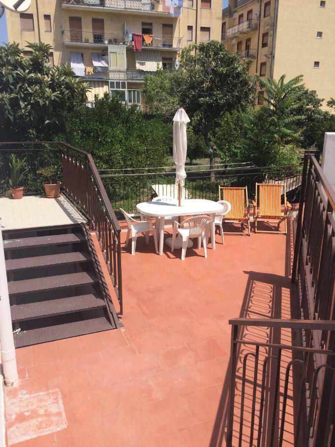 Casa Vacanze Il Gelsomino Пати Екстериор снимка